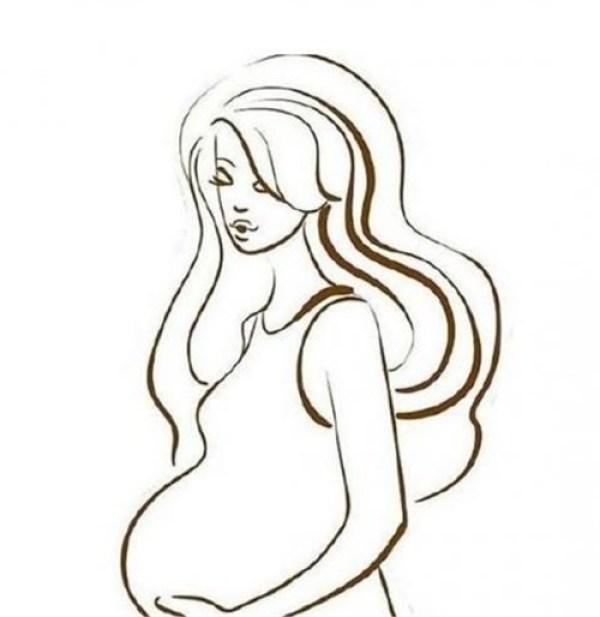 羊水破裂后孕妇骑摩托车外出，背后原因令人心寒