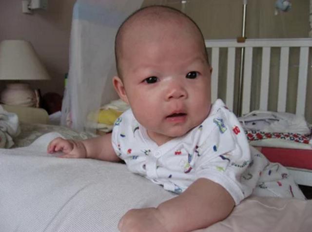 医生奉劝：无论夏天多热，这“3件事”别对娃做，不然会小病不断