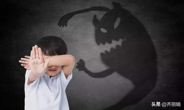 孩子胆小懦弱怎么办？究其根本原因，来自于家庭的教育