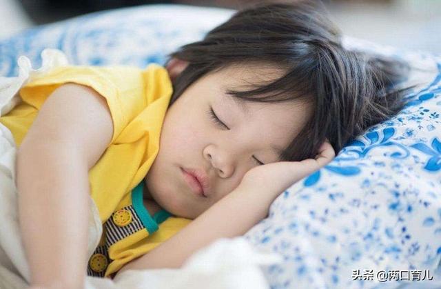 孩子3个坏习惯，既影响健康又耽误长高，贴心妈妈的做法值得借鉴