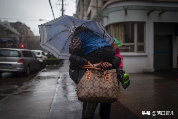 孩子被惯坏的4种表现，第二个最不能忍，再不纠正就晚了