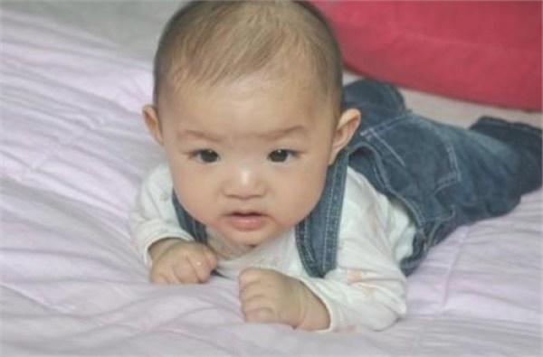 宝宝拉肚子两星期，妈妈把米炒焦，比益生菌还要好千倍