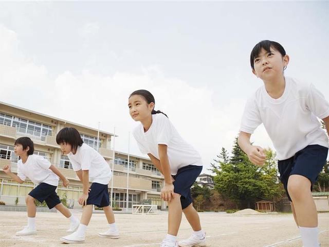 我想把孩子教育成精英，可婆家一家子都反对怎么办？