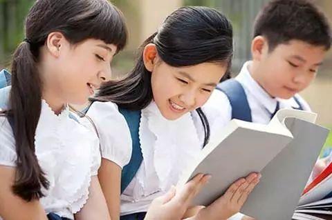 父母的举止是孩子的镜子，孩子言行是父母的缩影