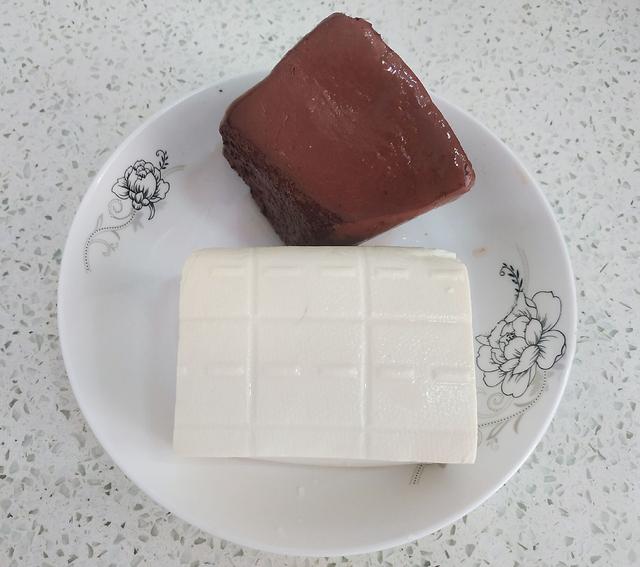 它和豆腐一起炖，孕妇一定要多吃，营养补铁防贫血，宝宝身体棒