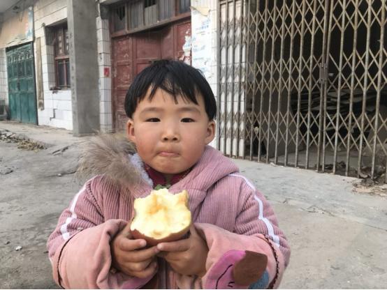 5岁前，不能让娃乱吃，儿科医生：4种食物耽误娃脾胃发育，管住嘴