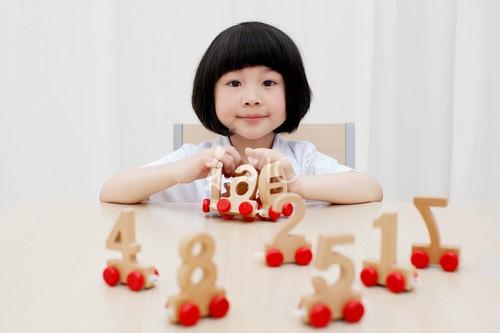 担心孩子“智力”不够高？3个开发大脑方法，能让孩子更“聪明”