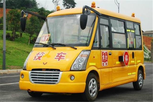 被遗忘校车内8小时，4岁男孩终不幸身亡，园长教师集体被问责