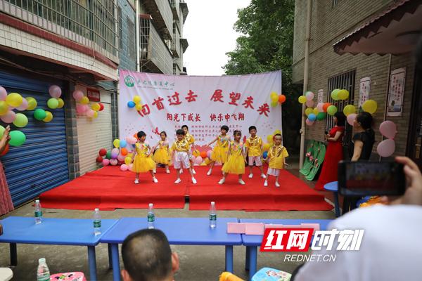 满满欢乐满满爱 这群特殊孩子迎来他们的毕业典礼