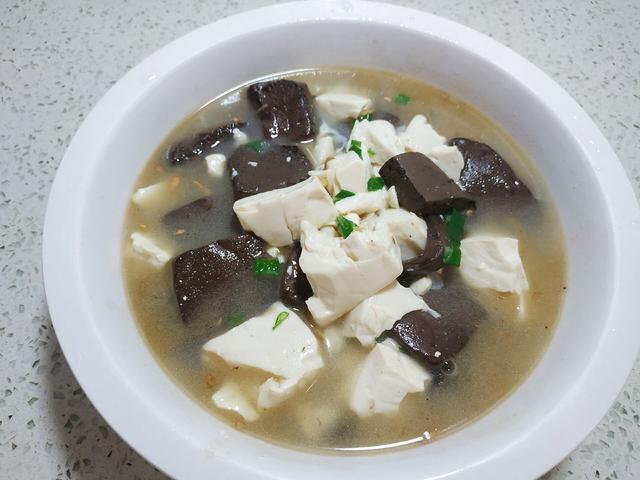 它和豆腐一起炖，孕妇一定要多吃，营养补铁防贫血，宝宝身体棒