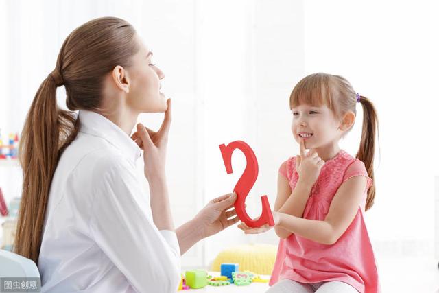 孩子发音不清要立即矫正？认清5个说话特征，“字正腔圆”等一等