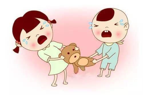 孩子总是喜欢拿在别人手里的东西，家长要帮助孩子建立“规则感”