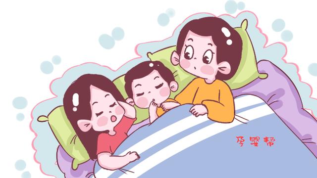 生娃后，全家人的睡姿通常逃不过这4种，这一种易影响亲子感情
