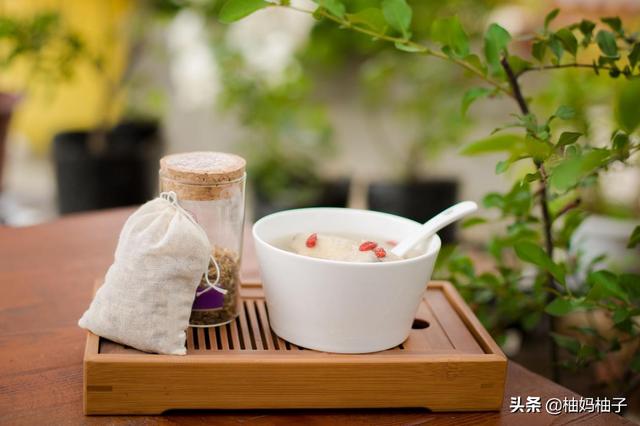 坐月子这些不能吃！金牌月嫂总结最全哺乳期饮食禁忌，超详细