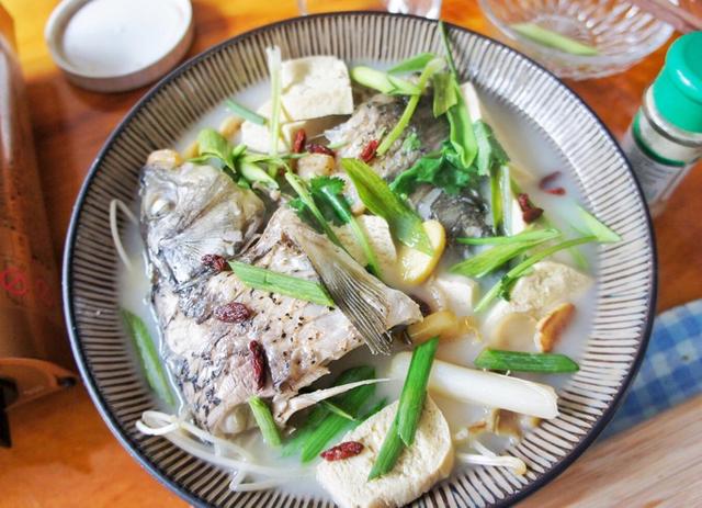 这汤是“天然健脑丸”，多给孩子喝，能增强记忆力，越喝越聪明