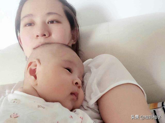 新手妈妈注意！婴儿不能竖着抱？都是谣言