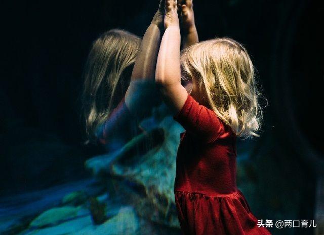 10岁女孩还有尿床的习惯？排除生病原因后，多半是家长造成的