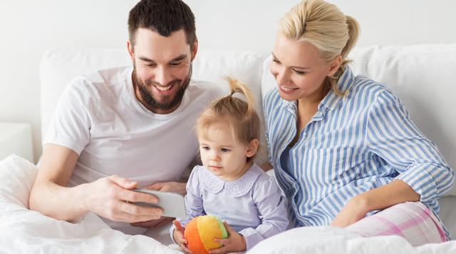 ?孩子的教育时，父母要以身作则，给孩子树立良好的榜样