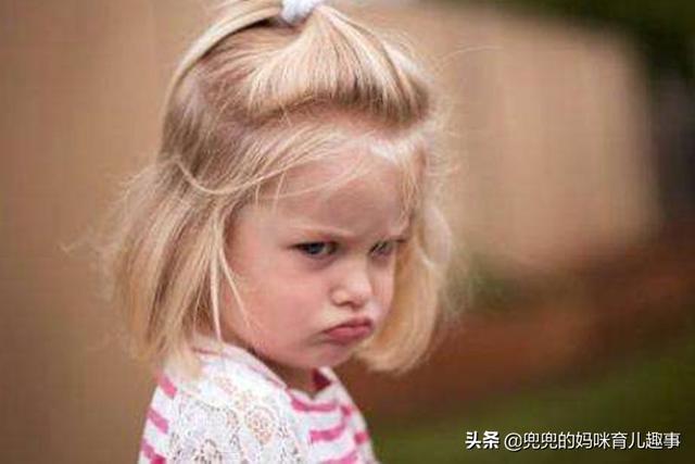 为啥都说两岁的孩子最难带，父母不了解这些，教育起来很困难