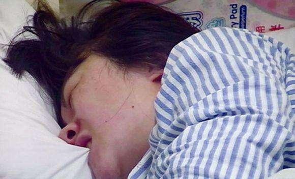 一打喷嚏就漏尿，女性身体出现这个问题别害怕，大多都是这些原因
