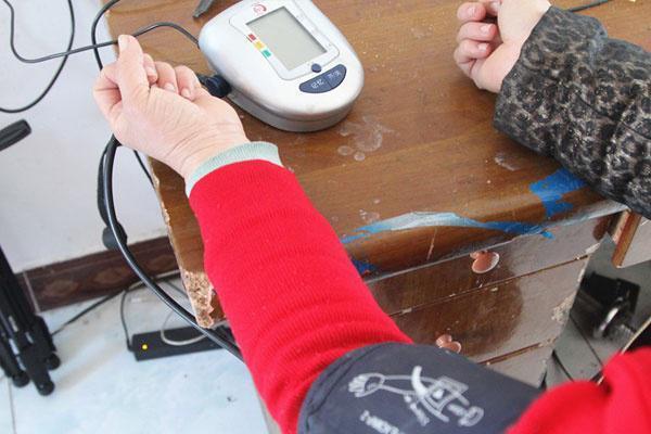 ��ѹ�͵�ѹ���ĸ����˸����أ�����Ϊû����