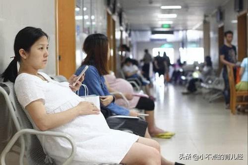 内检遇到男大夫有多尴尬？孕妈：羞得不敢抬头，能避开就太幸运了