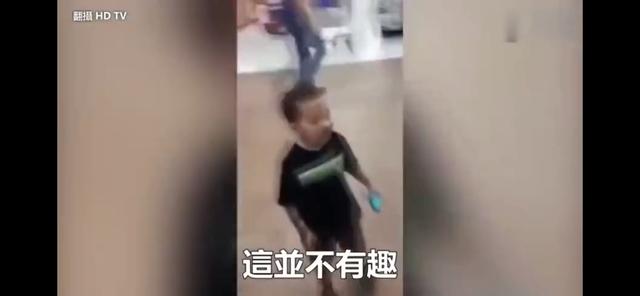 发现孩子超市悄悄“顺走”小东西，你会怎么办？