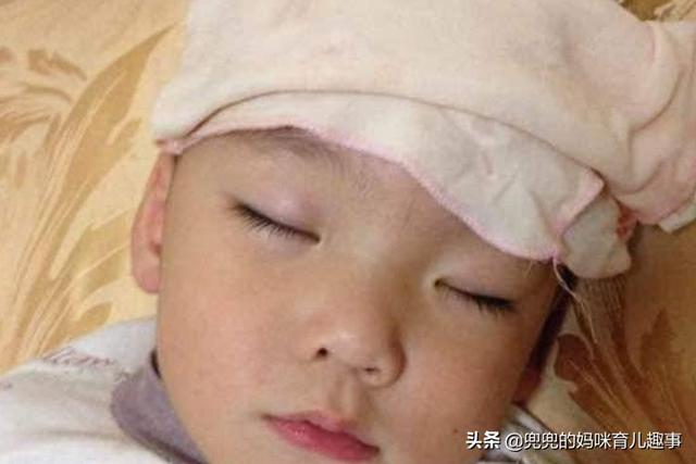 宝宝感冒发烧，除了吃药打针就没有办法了吗？家长还可以这样做