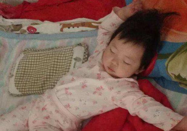 医生忠告：入睡前4食物勿吃，容易影响脾胃，孩子难发育