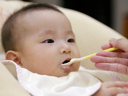 常见的3种辅食，宝宝却吃进医院？医生：很多家长也是头一次了解