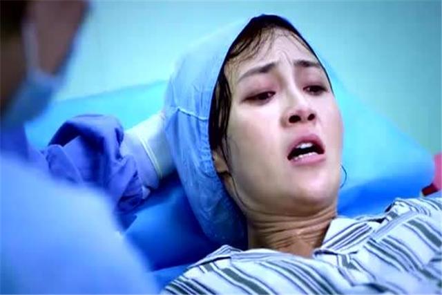 儿媳一次生俩娃，婆婆当时就起了疑心，医生还说不是“双胞胎”？