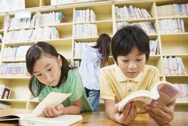 宝宝爱看书是好事，但家长做不到四点，阅读反而会伤害孩子