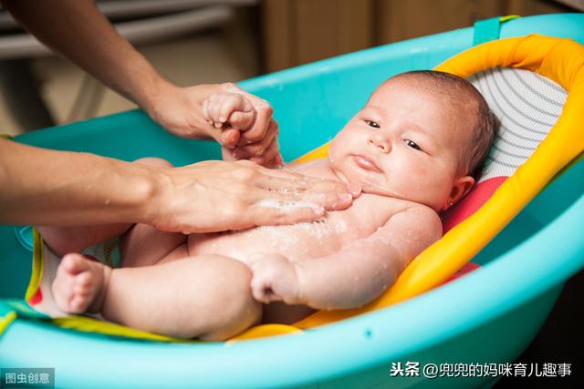 新手妈妈收藏必备：新生儿黄金护理9条，总有一条你用的到