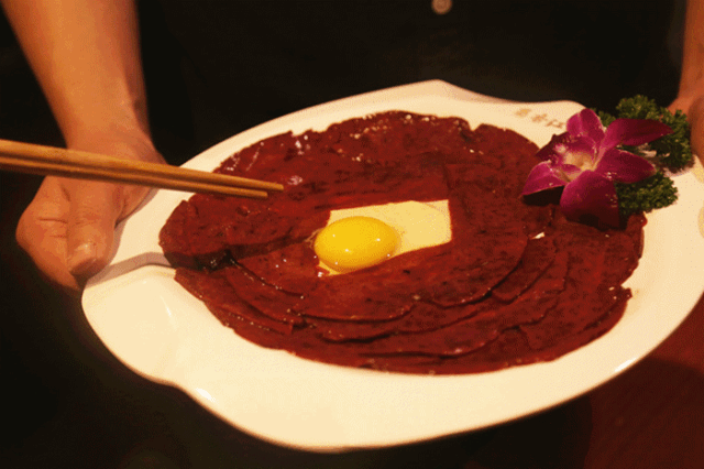 奶奶给孙子吃生鸡蛋，孩子得了败血症！大众营养品也可能是大杀器