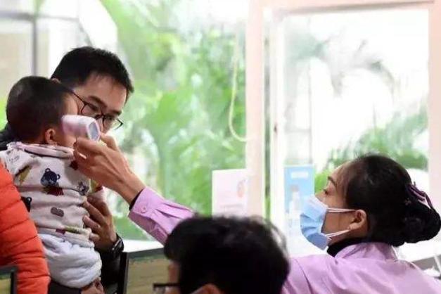 5岁女娃经查患癌，医生劝诫：谨慎3种带孩方式，宝妈快停下