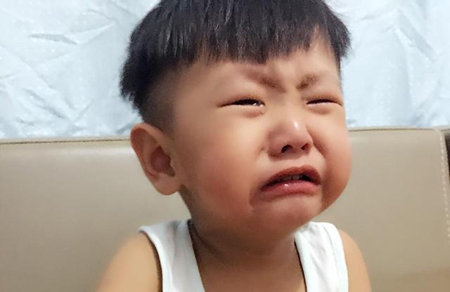 1岁半孩子为什么喜欢打人咬人？原因有3个，前两个都是爸妈的原因