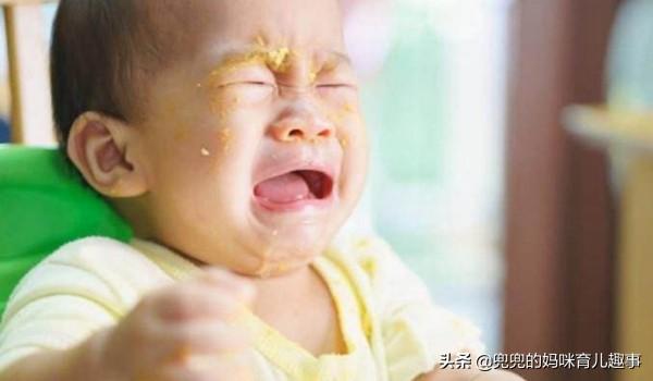 夏天断奶不易！宝宝饿得哭，妈妈痛得哭？医生教你4招轻松断奶