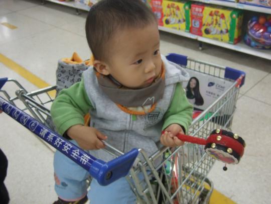 劝诫：3种小零食少给宝宝吃，是在坑娃，影响孩子长个