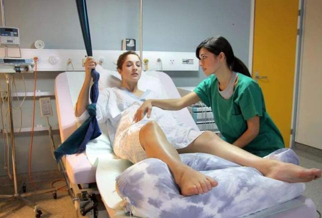 顺产真的使劲就行了吗？看看辅助工具，专门在妈妈没力气时用