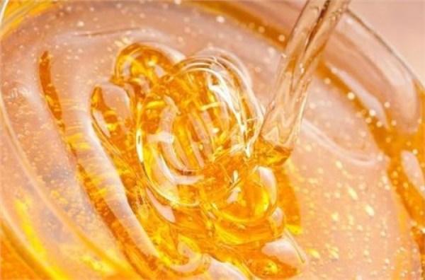 小孩喝蜂蜜到底好不好？这5点一定要重视，很多父母不当回事