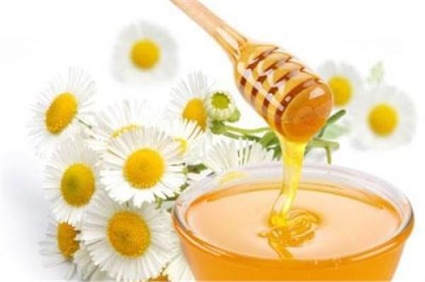 小孩喝蜂蜜到底好不好？这5点一定要重视，很多父母不当回事