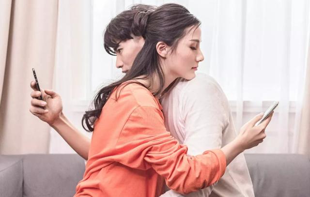 3岁女儿撞见父母房事，爸爸只说了一句话，女儿便乖乖回去睡了