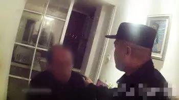 爷爷站2小时，用嘴给孩子输的“液”保温！隔代亲的威力还真大