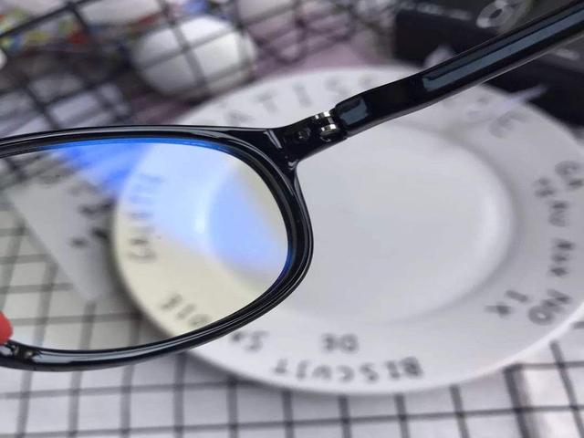 很多人都在用各种电子产品来帮助自己学习，我们该给孩子买么？