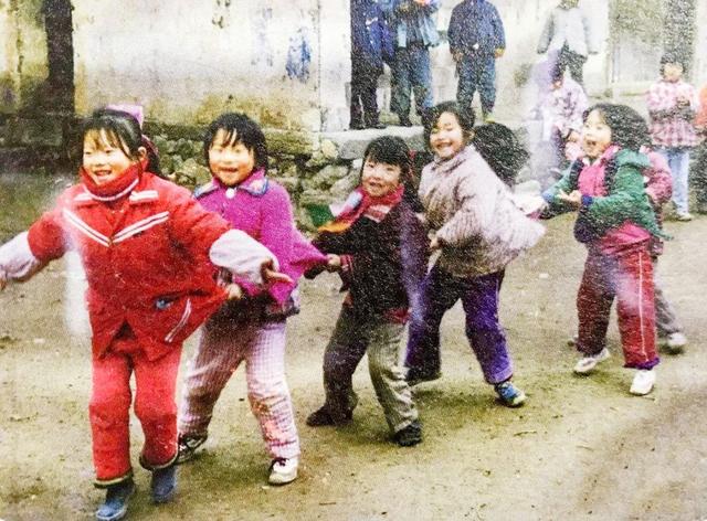 “中国式巨婴”如何养成？和80年的孩子相比，现在的孩子丢了灵性