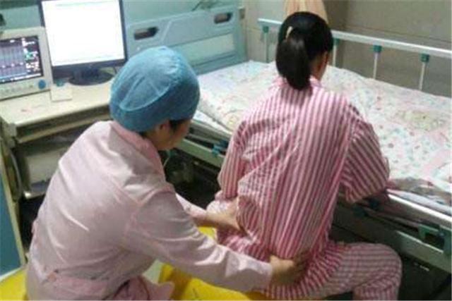二胎妈妈不听医生劝阻坚持顺产，致使分娩大出血，41周宝宝夭折