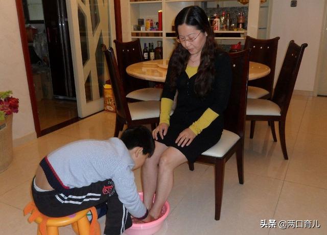 家长付出那么多，孩子还不懂感恩？只是养了个优秀的“白眼狼”