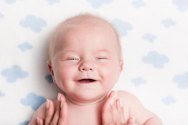 都说提倡母乳喂养，母乳的价值有哪些？