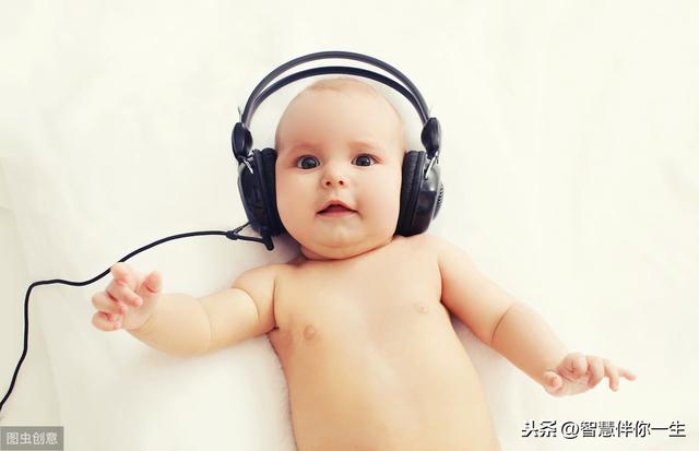 对于0～1周岁的宝宝，父母应这样培养其音乐才华