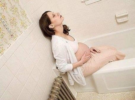 孕期妈妈便秘太严重，每次都要用开塞露，弄清原因方好对症调理